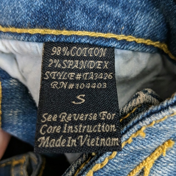 90s Stars Jean Shorts - Picture 5 of 5